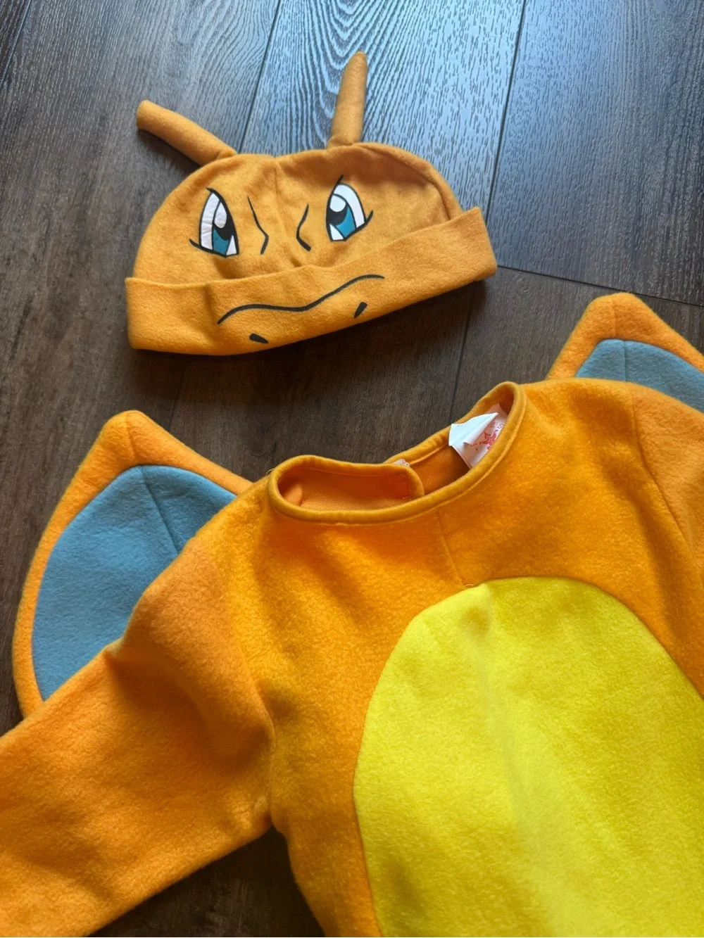 Kids Pokemon Charizard one piece costume size small with hat and tail